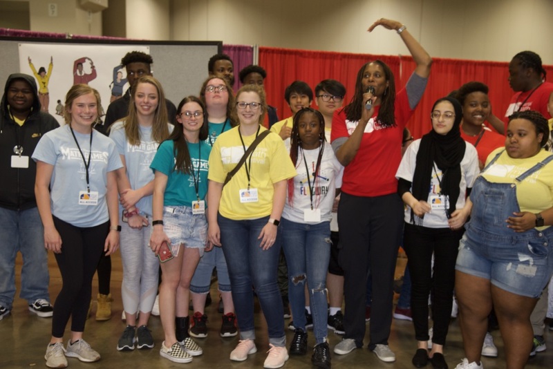 https://iris.siue.edu/math-literacy-archive/files/bulk/2019MathFestival_270.jpg