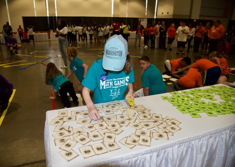 https://iris.siue.edu/math-literacy-archive/files/bulk/2019MathFestival_376.jpg https://iris.siue.edu/math-literacy-archive/files/bulk/2019MathFestival_376.jpg