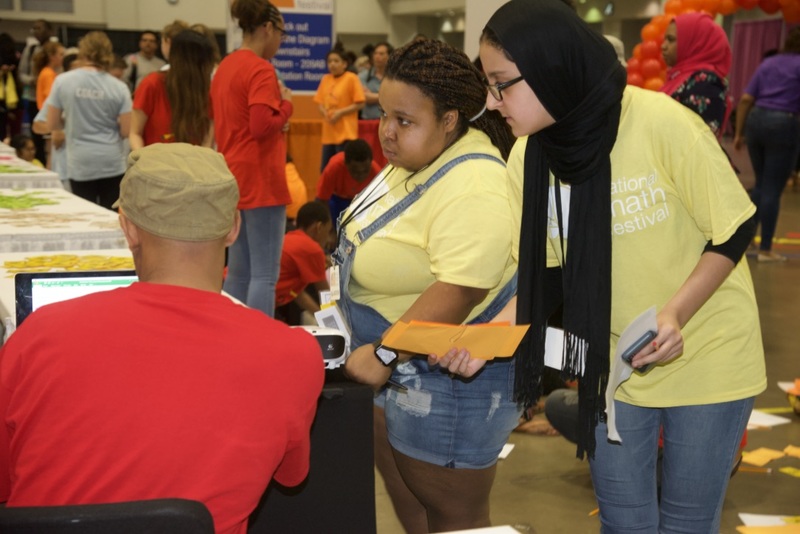 https://iris.siue.edu/math-literacy-archive/files/bulk/2019MathFestival_263.jpg
