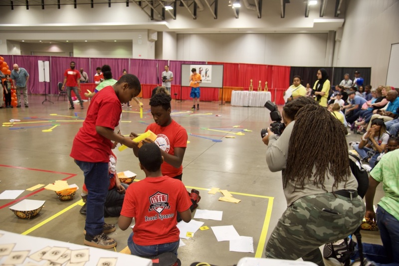 https://iris.siue.edu/math-literacy-archive/files/bulk/2019MathFestival_323.jpg https://iris.siue.edu/math-literacy-archive/files/bulk/2019MathFestival_323.jpg