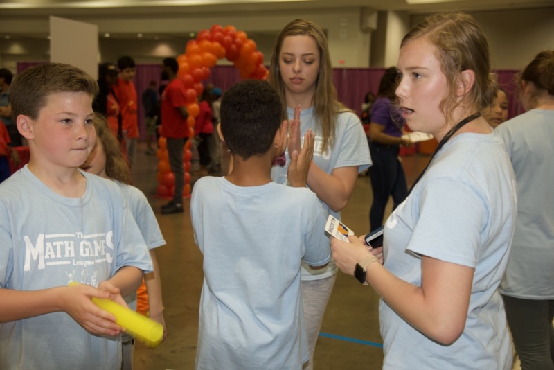 https://iris.siue.edu/math-literacy-archive/files/bulk/2019MathFestival_257.jpg