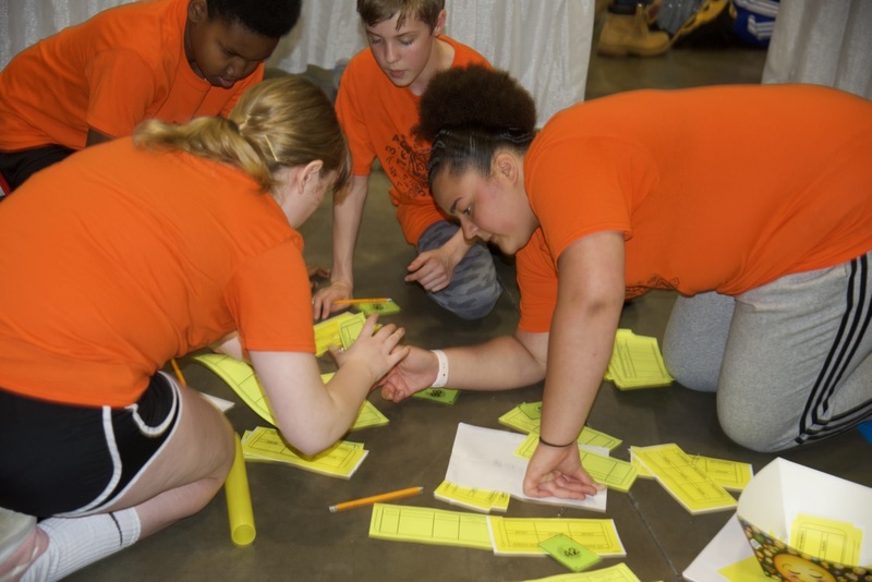 https://iris.siue.edu/math-literacy-archive/files/bulk/2019MathFestival_261.jpg