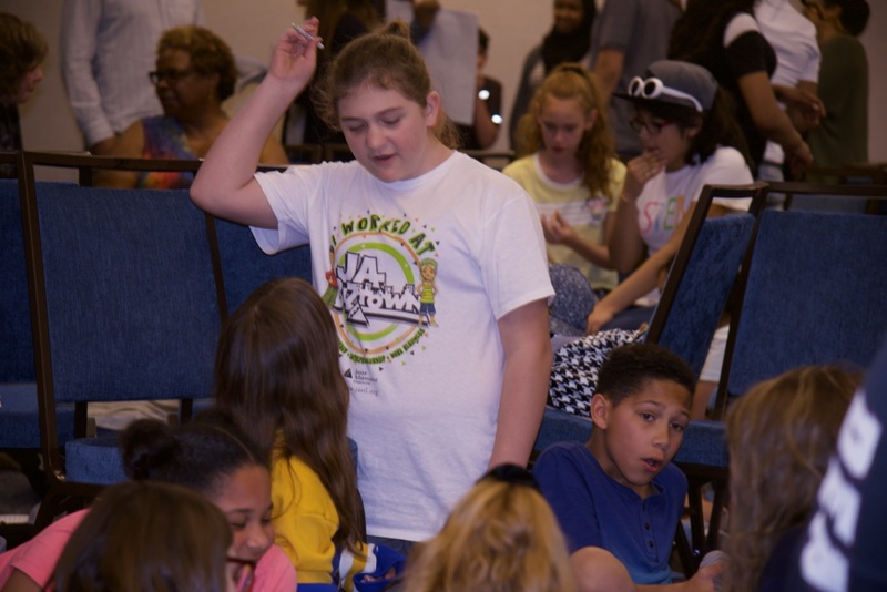 https://iris.siue.edu/math-literacy-archive/files/bulk/2019MathFestival_312.jpg
