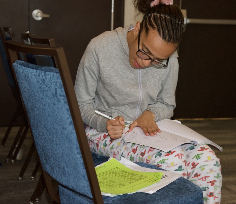 https://iris.siue.edu/math-literacy-archive/files/bulk/2019MathFestival_196.jpg