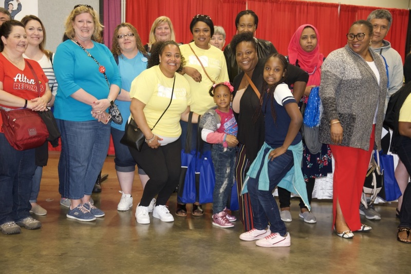 https://iris.siue.edu/math-literacy-archive/files/bulk/2019MathFestival_301.jpg