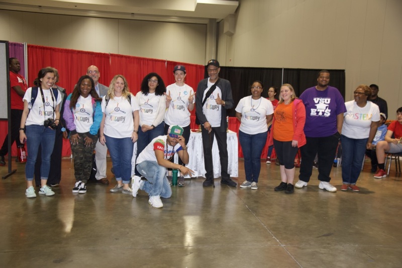 https://iris.siue.edu/math-literacy-archive/files/bulk/2019MathFestival_304.jpg https://iris.siue.edu/math-literacy-archive/files/bulk/2019MathFestival_304.jpg