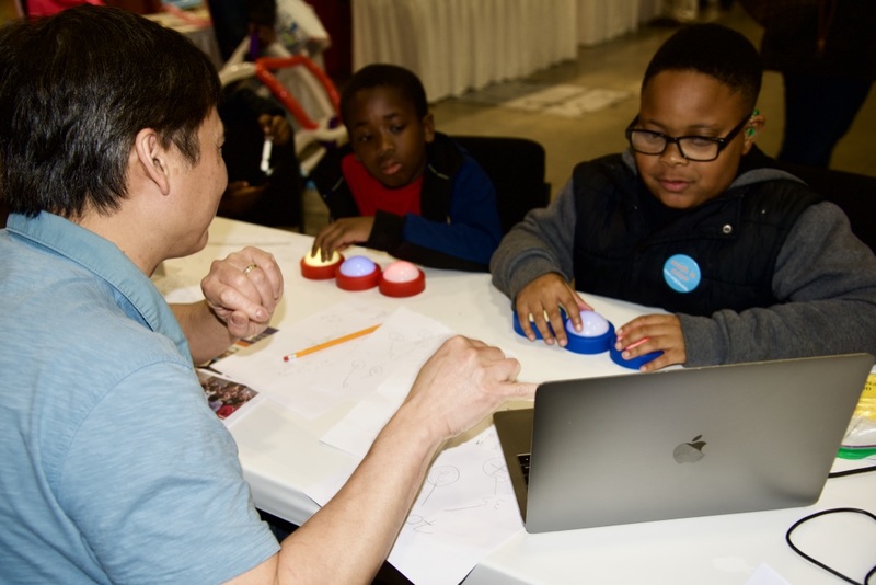 https://iris.siue.edu/math-literacy-archive/files/bulk/2019MathFestival_343.jpg