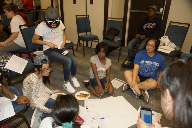 https://iris.siue.edu/math-literacy-archive/files/bulk/2019MathFestival_212.jpg