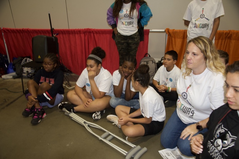 https://iris.siue.edu/math-literacy-archive/files/bulk/2019MathFestival_227.jpg