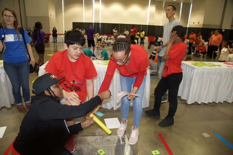 https://iris.siue.edu/math-literacy-archive/files/bulk/2019MathFestival_250.jpg