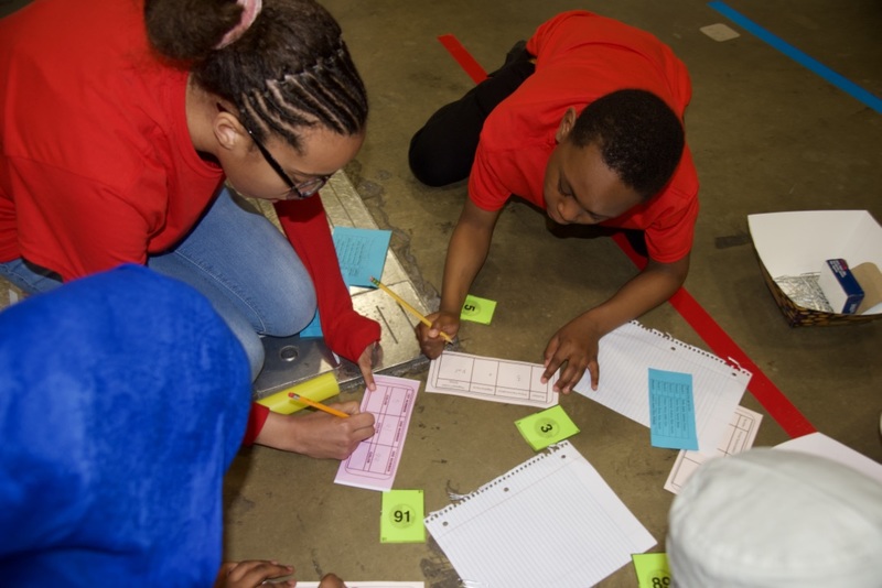 https://iris.siue.edu/math-literacy-archive/files/bulk/2019MathFestival_335.jpg https://iris.siue.edu/math-literacy-archive/files/bulk/2019MathFestival_335.jpg