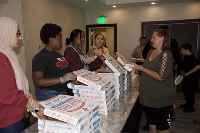 https://iris.siue.edu/math-literacy-archive/files/bulk/2019MathFestival_207.jpg