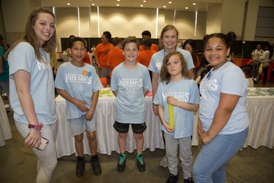 https://iris.siue.edu/math-literacy-archive/files/bulk/2019MathFestival_266.jpg