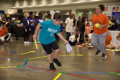 https://iris.siue.edu/math-literacy-archive/files/bulk/2019MathFestival_273.jpg
