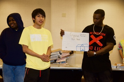 https://iris.siue.edu/math-literacy-archive/files/bulk/2019MathFestival_341.jpg