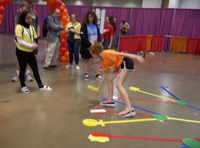 https://iris.siue.edu/math-literacy-archive/files/bulk/2019MathFestival_358.jpg