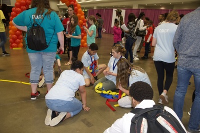 https://iris.siue.edu/math-literacy-archive/files/bulk/2019MathFestival_309.jpg