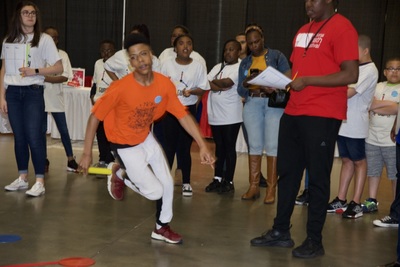 https://iris.siue.edu/math-literacy-archive/files/bulk/2019MathFestival_179.jpg