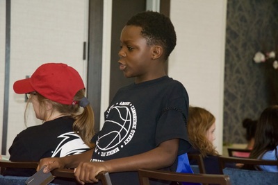 https://iris.siue.edu/math-literacy-archive/files/bulk/2019MathFestival_313.jpg