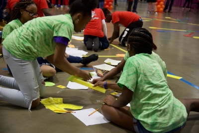 https://iris.siue.edu/math-literacy-archive/files/bulk/2019MathFestival_177.jpg
