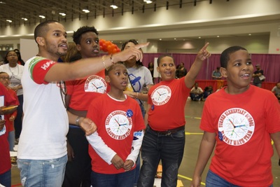 https://iris.siue.edu/math-literacy-archive/files/bulk/2019MathFestival_254.jpg