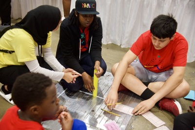 https://iris.siue.edu/math-literacy-archive/files/bulk/2019MathFestival_321.jpg