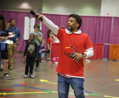 https://iris.siue.edu/math-literacy-archive/files/bulk/2019MathFestival_195.jpg