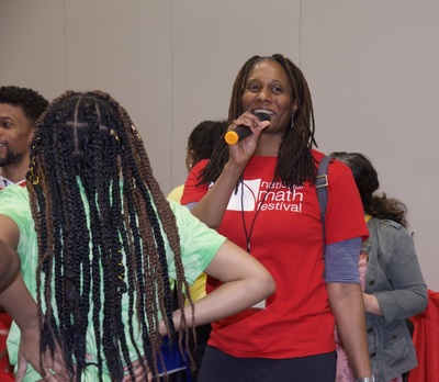 https://iris.siue.edu/math-literacy-archive/files/bulk/2019MathFestival_181.jpg