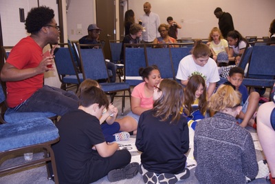 https://iris.siue.edu/math-literacy-archive/files/bulk/2019MathFestival_324.jpg
