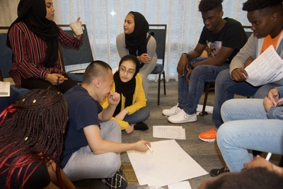 https://iris.siue.edu/math-literacy-archive/files/bulk/2019MathFestival_211.jpg