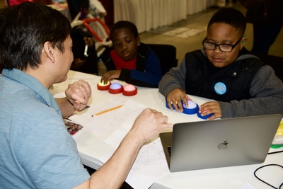 https://iris.siue.edu/math-literacy-archive/files/bulk/2019MathFestival_343.jpg