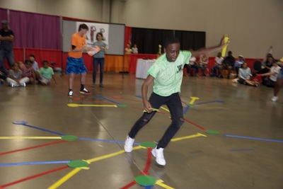 https://iris.siue.edu/math-literacy-archive/files/bulk/2019MathFestival_252.jpg