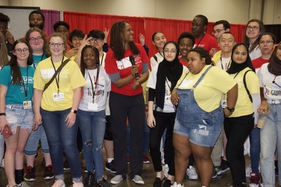 https://iris.siue.edu/math-literacy-archive/files/bulk/2019MathFestival_282.jpg