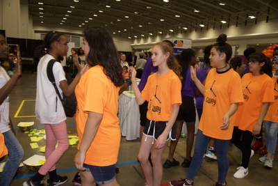 https://iris.siue.edu/math-literacy-archive/files/bulk/2019MathFestival_269.jpg