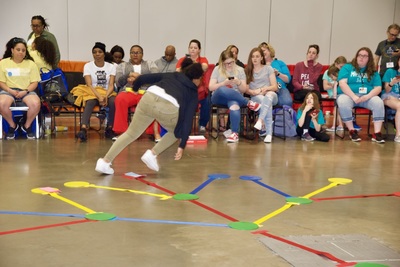 https://iris.siue.edu/math-literacy-archive/files/bulk/2019MathFestival_359.jpg