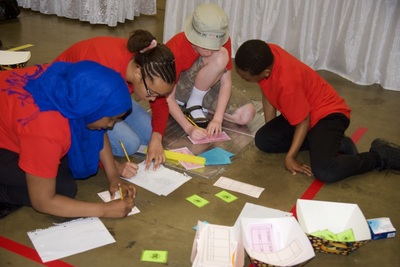 https://iris.siue.edu/math-literacy-archive/files/bulk/2019MathFestival_183.jpg