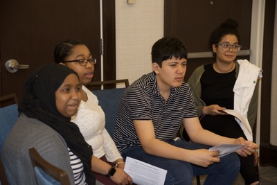https://iris.siue.edu/math-literacy-archive/files/bulk/2019MathFestival_210.jpg