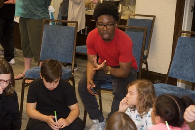 https://iris.siue.edu/math-literacy-archive/files/bulk/2019MathFestival_219.jpg