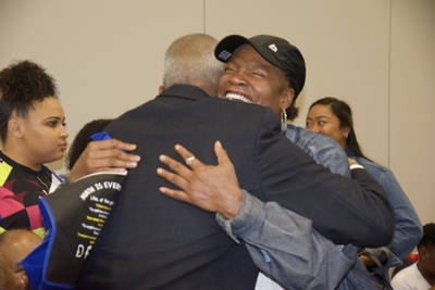 https://iris.siue.edu/math-literacy-archive/files/bulk/2019MathFestival_236.jpg