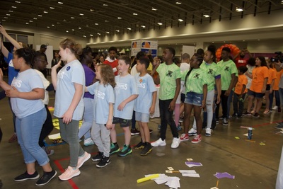 https://iris.siue.edu/math-literacy-archive/files/bulk/2019MathFestival_267.jpg